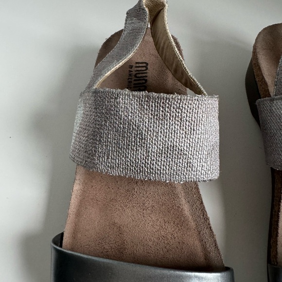 Munroe Pisces Women’s Sandals. Size 8.5 - Picture 2 of 12